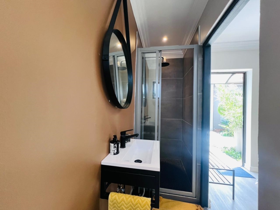 5 Bedroom Property for Sale in Pecanwood Estate North West